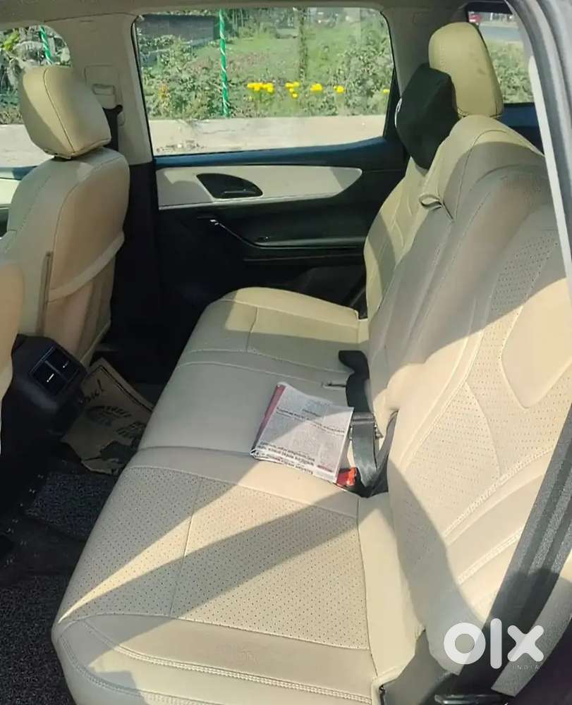 Mahindra Xuv700 2022 Petrol Well Maintained