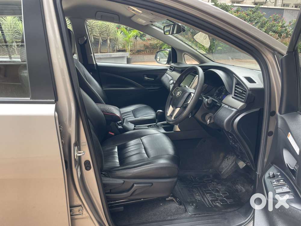 Toyota Innova Crysta 2.4 Gx Limited Edition At 7 Str, 2022, Diesel