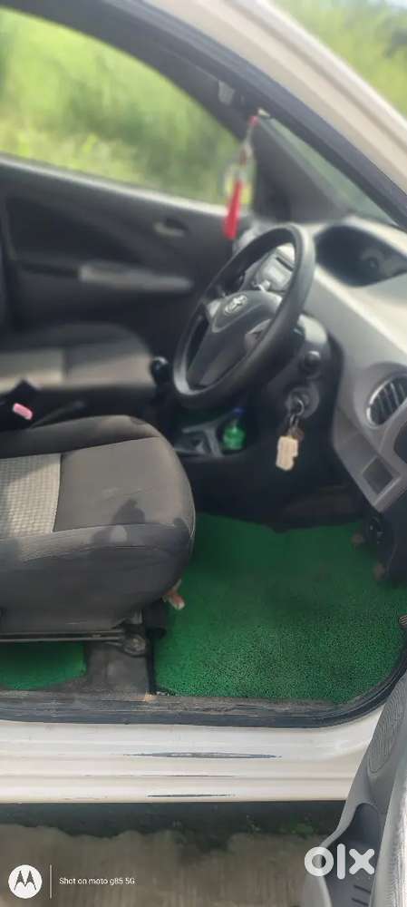 Toyota Etios 1.5 V 2011