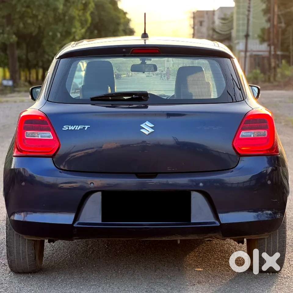 Maruti Suzuki Swift 1.3 Zxi, 2023, Petrol