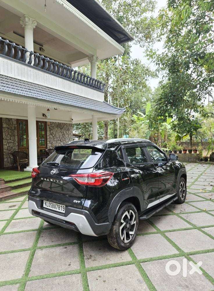 Nissan Magnite 1.0 Xv Premium, 2023, Petrol