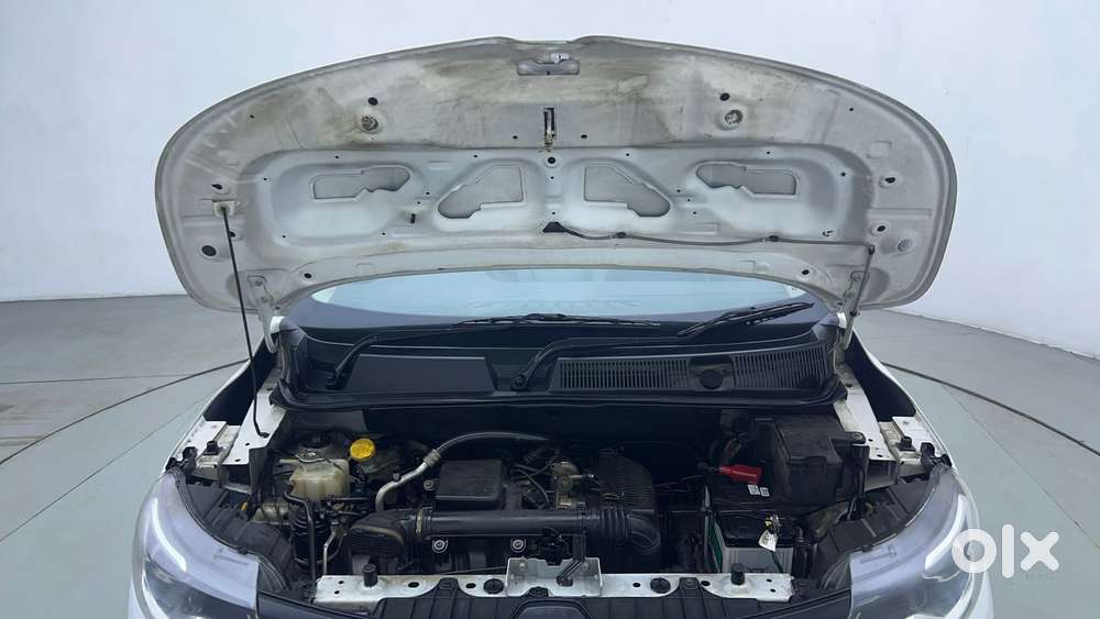 Renault Triber Rxz, 2022, Petrol