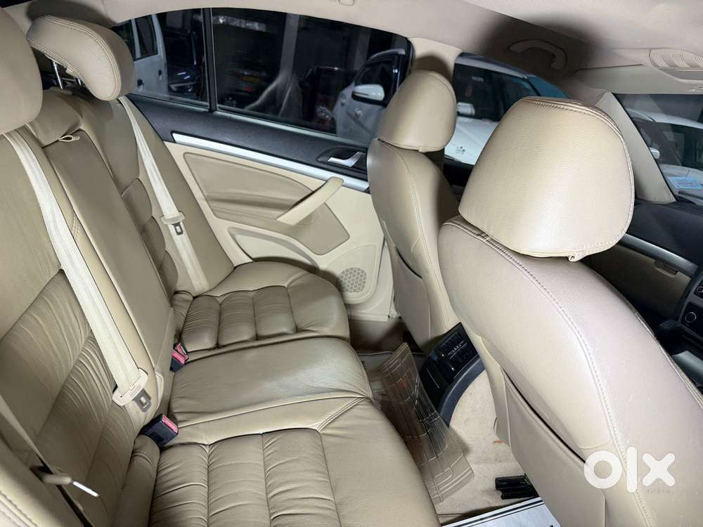 Skoda Laura 1.8 Tsi Ambiente, 2012, Petrol