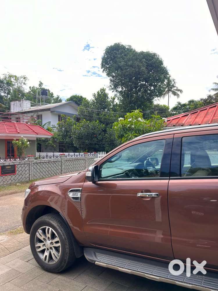 Ford Endeavour 2016