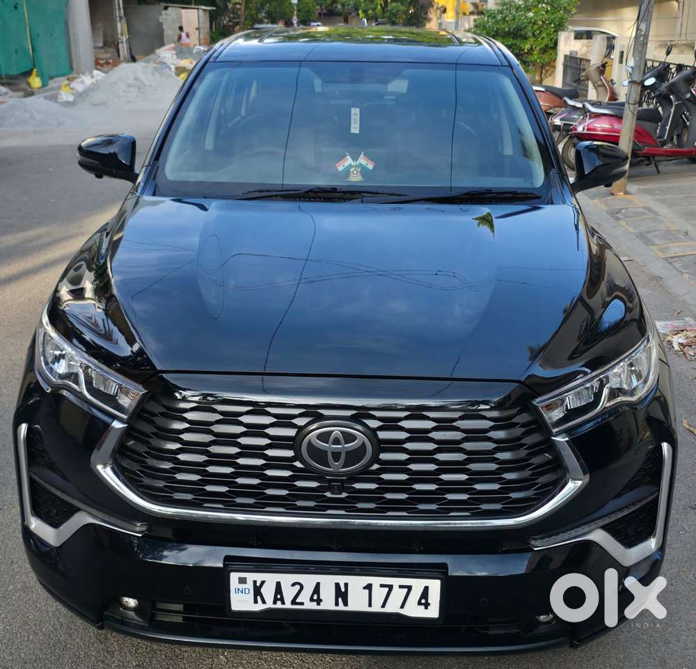 Toyota Innova Hycross 2.0 Vx (o) Hybrid 7 Str, 2025, Petrol