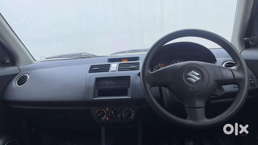 Maruti Suzuki Swift Vxi Bsiv, 2011, Petrol