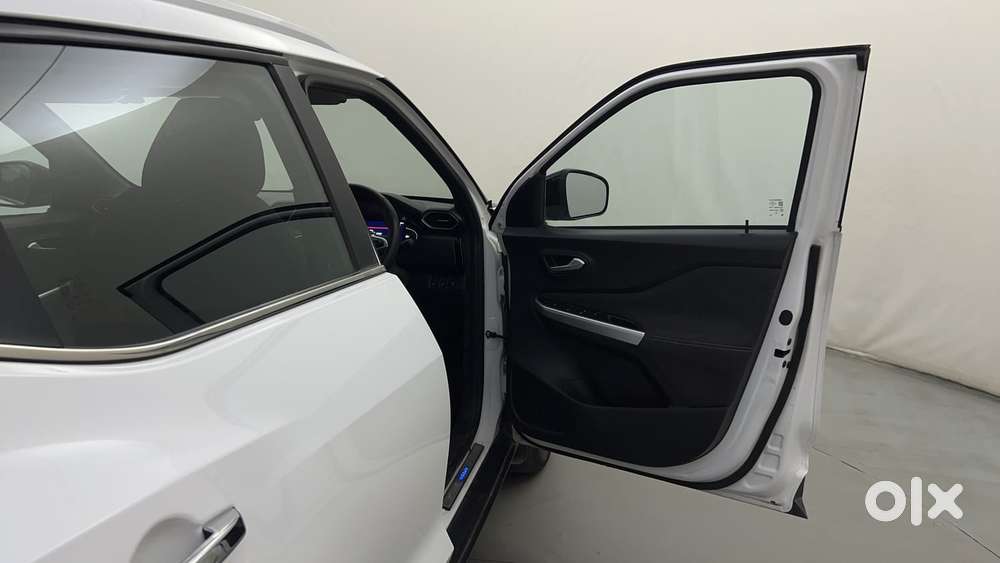 Nissan Magnite 1.0 Xv Premium Turbo Cvt, 2024, Petrol