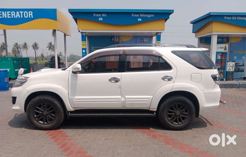 Toyota Fortuner 4x2 Manual, 2015, Diesel