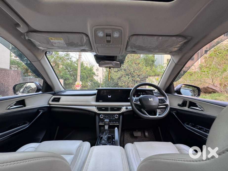 Mahindra Xuv700 2.2 Ax 7 Diesel At Str, 2024, Diesel