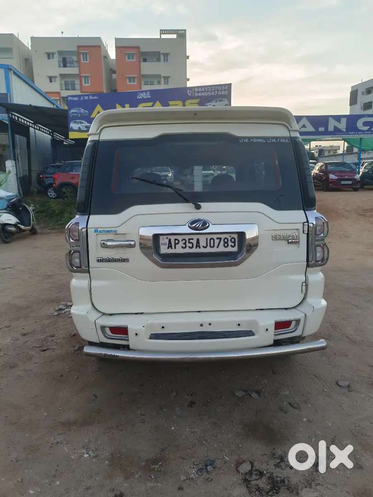 Mahindra Scorpio 2017 Diesel 195000 Km Driven