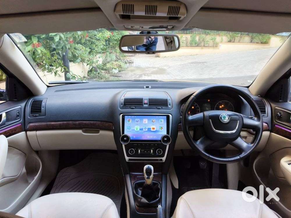 Skoda Laura Ambiente 2.0 Tdi Cr Manual, 2012, Diesel