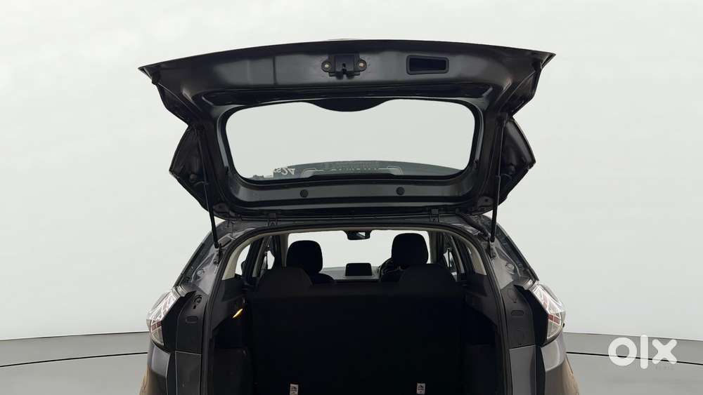 Tata Nexon 1.2 Revotron Xm (s), 2023, Petrol