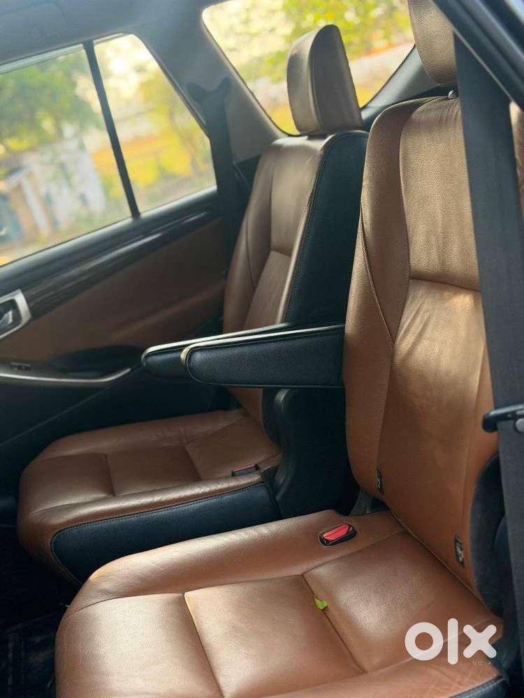 Toyota Innova Crysta 2.8 Z, 2016, Diesel