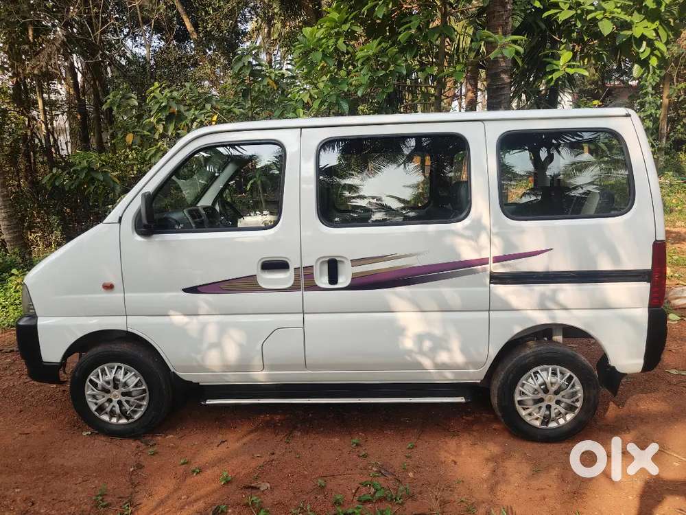 Eeco Petrol 8 Seater With Ac And Heater