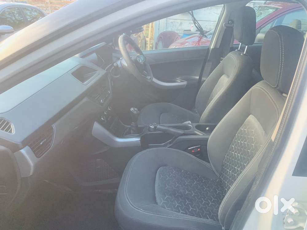 Tata Nexon, 2022, Petrol