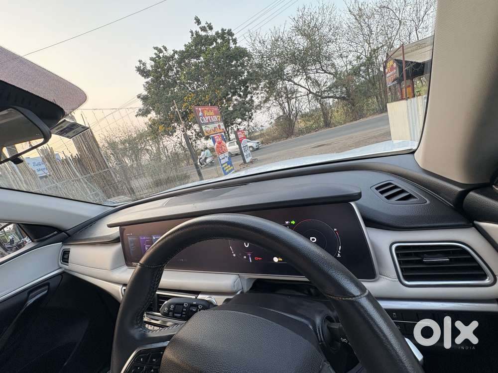 Mahindra Xuv700 2.2 Ax 7 Diesel At Str, 2022, Diesel