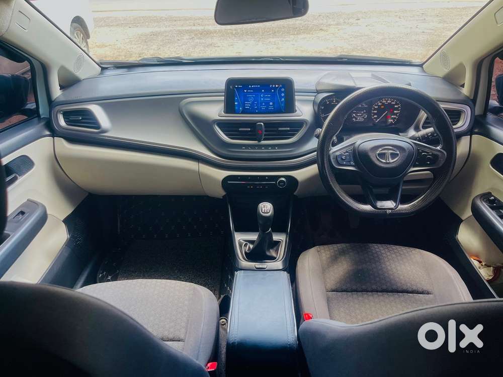 Tata Altroz Petrol 2023