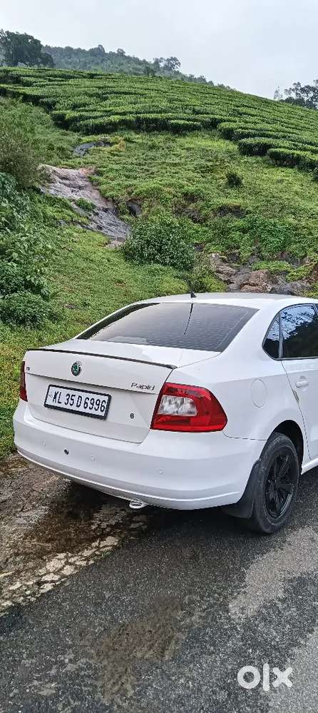 Skoda Rapid 1.6 Elegance 2012 Brand New Look Genuine Condition