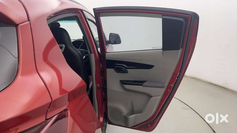 Mahindra Kuv 100 2016-2017 Mfalcon G80 K6, 2017, Petrol