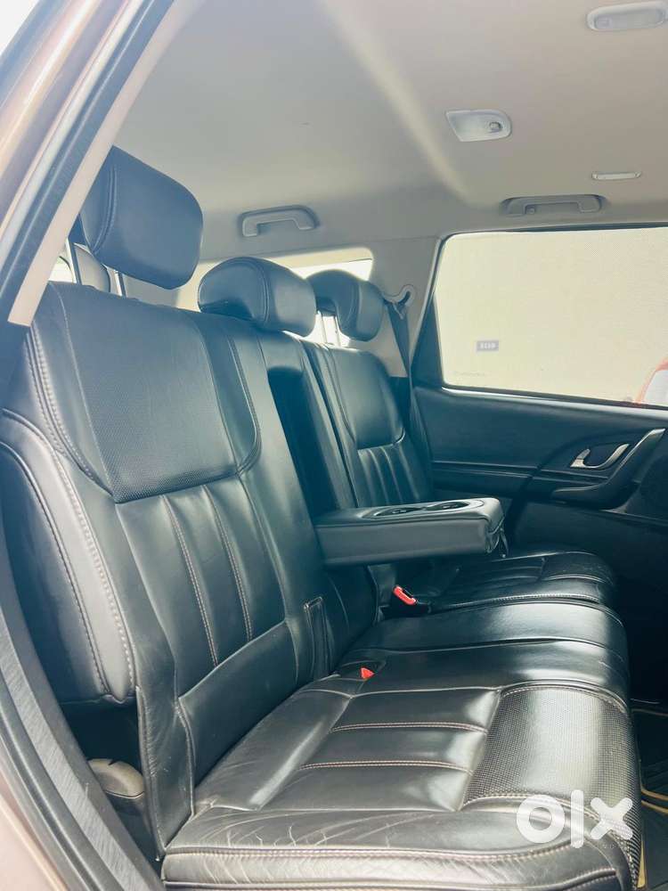 Mahindra Xuv500 2.2 W10, 2017, Petrol