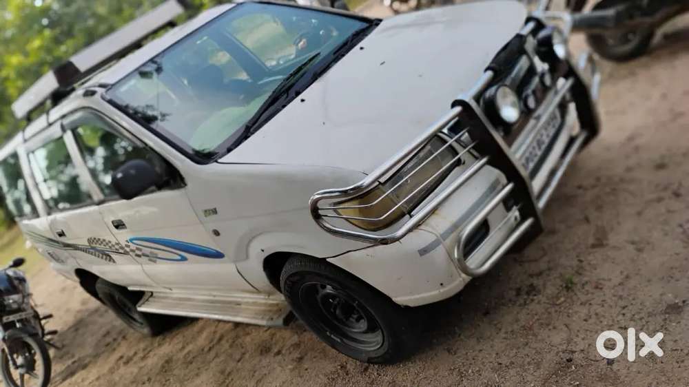 2011 Chevrolet Tavera 7-seater