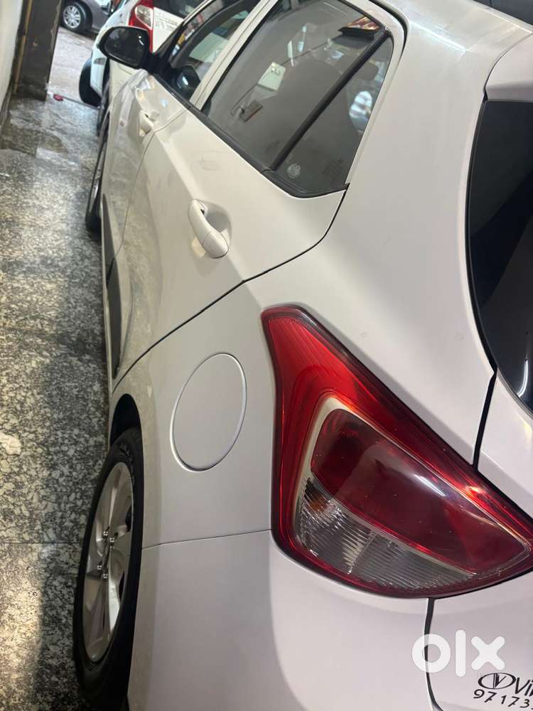 Hyundai Grand I10 Sportz Celebration Edition, 2016, Cng & Hybrids