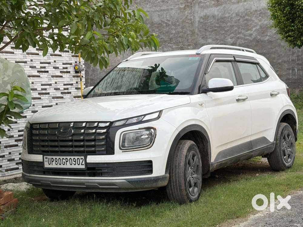 Hyundai Venue Petrol 2023