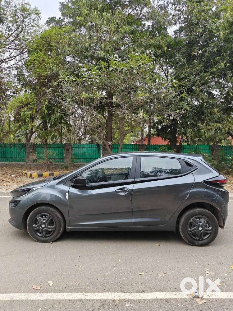 Tata Altroz 1.2 Xe, 2023, Petrol
