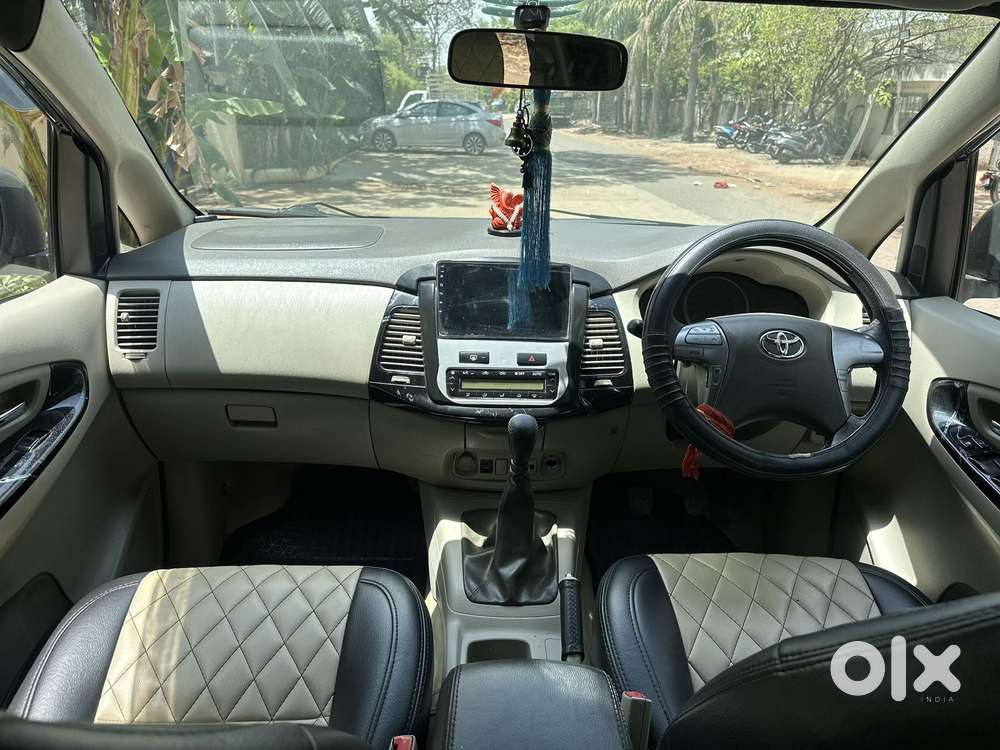 Toyota Innova 2.5 Z Diesel 7 Seater Bs Iv, 2014, Diesel