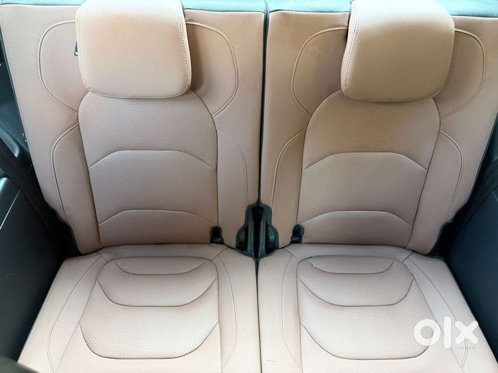 Mg Hector Plus Sharp Pro 1.5 Turbo Petrol Cvt 7 Str, 2023, Petrol