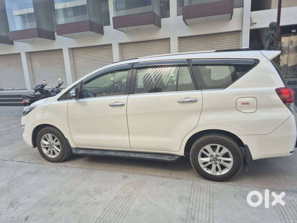 Toyota Innova Crysta 2.8z Automatic, 2017, Diesel