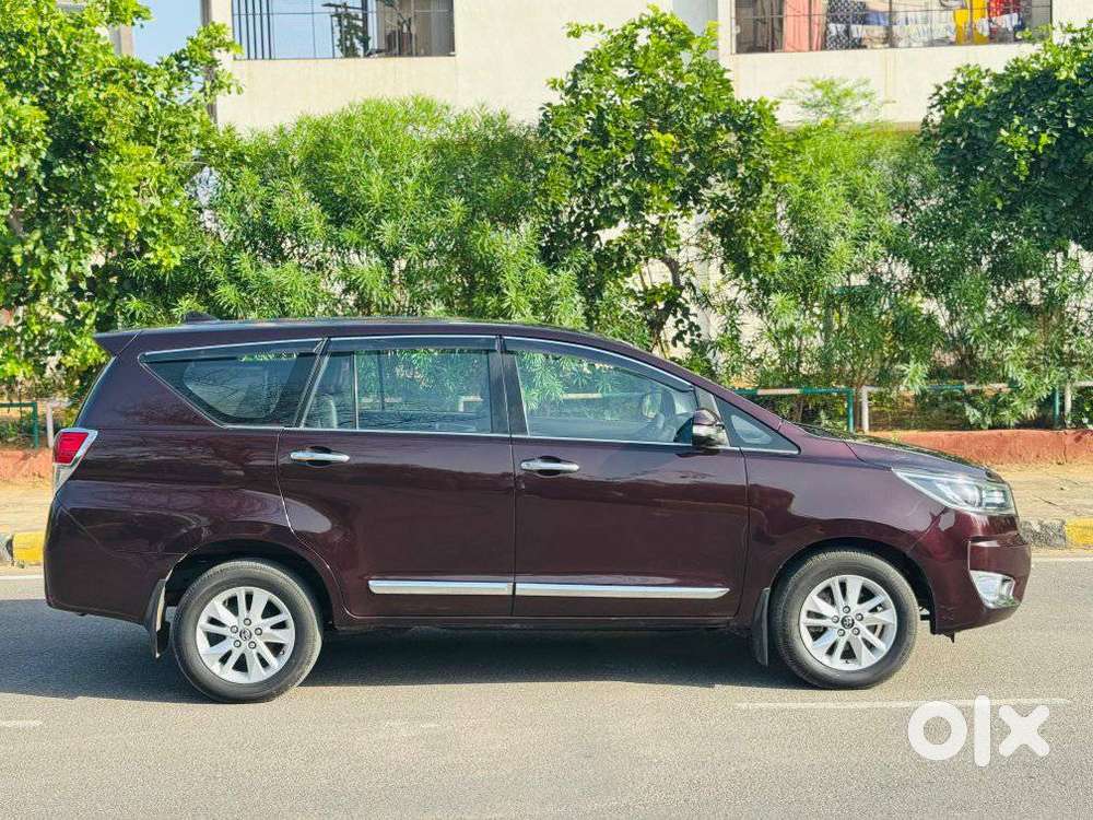 Toyota Innova Crysta 2.4 V 8 Str, 2017, Diesel
