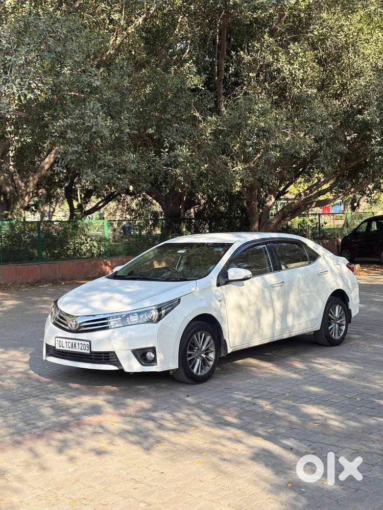 Toyota Corolla Altis 2013-2017 Vl At, 2015, Petrol