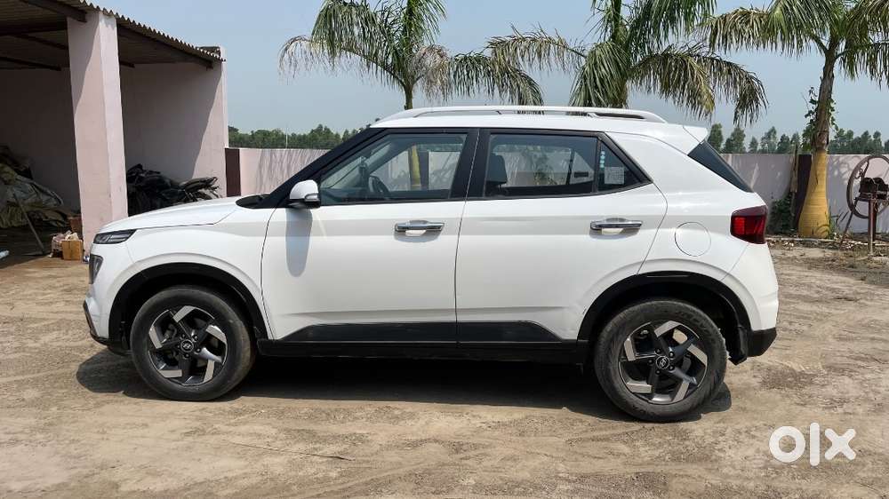 Hyundai Venue 2020 Diesel Well Maintained