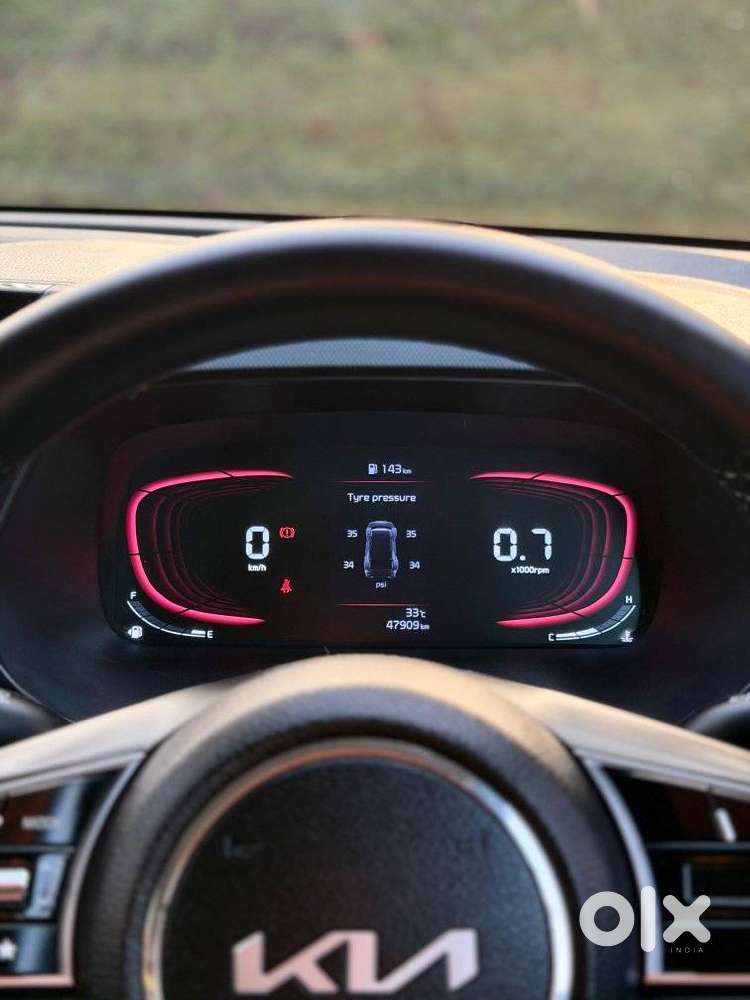 Kia Carens G 1.5 6mt Premium (o) 7-seater, 2024, Diesel