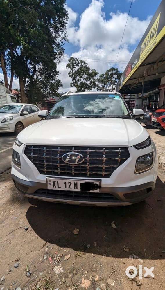 Hyundai Venue Petrol 2021