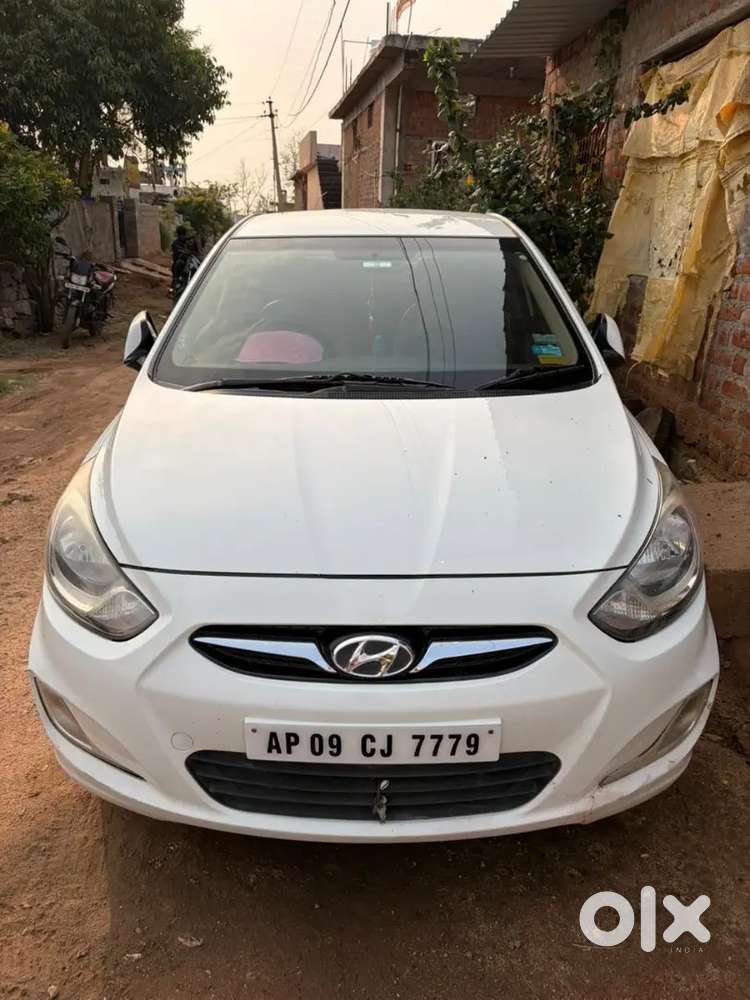 Hyundai Verna 2012 Diesel 120000 Km Driven Top Model Push Button Start