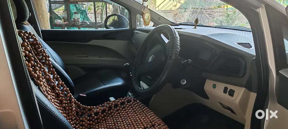 College Professor Used Mahindra Marazo