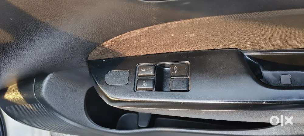 Maruti Suzuki Swift 2016 Petrol 57000 Km Driven 2 Air Bags Abs Brakes