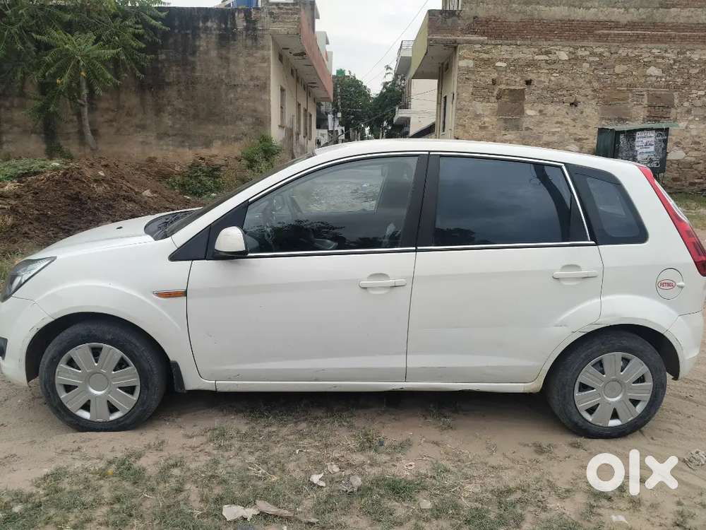 Ford Figo 1.2 Petrol Zxi 2012