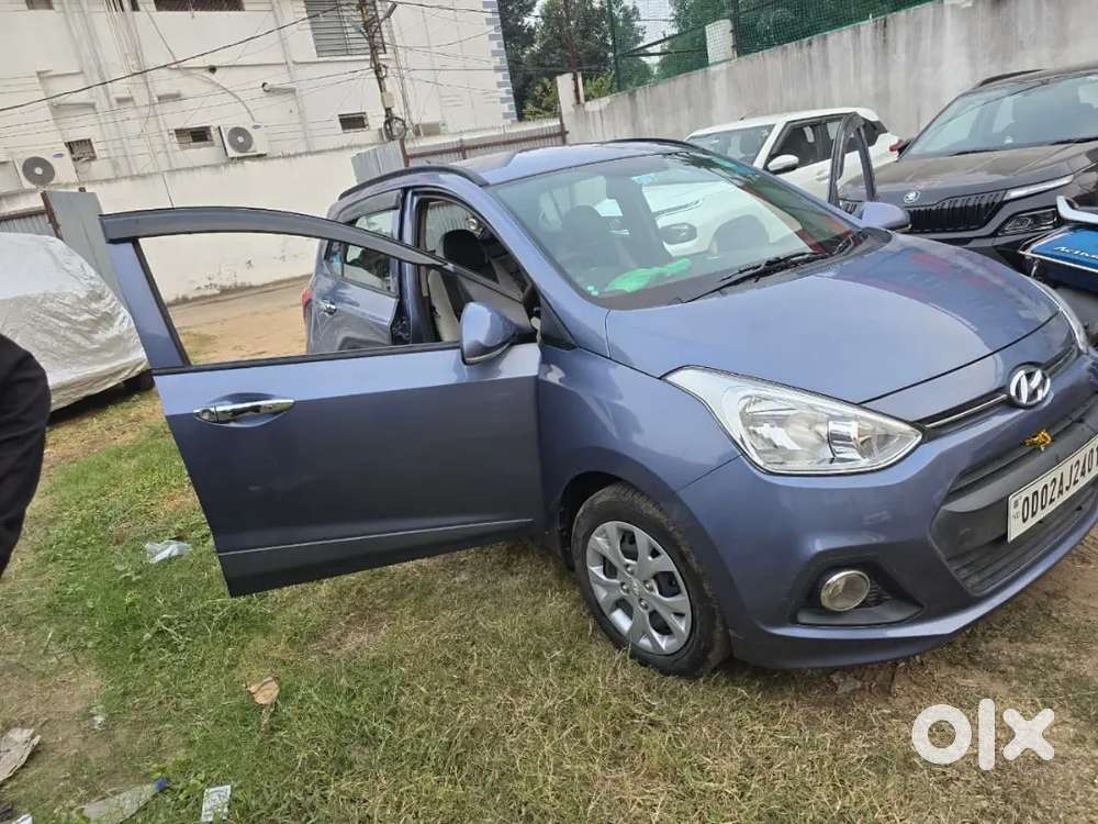 Hyundai Grand I10 2017 Petrol 30500 Km Driven