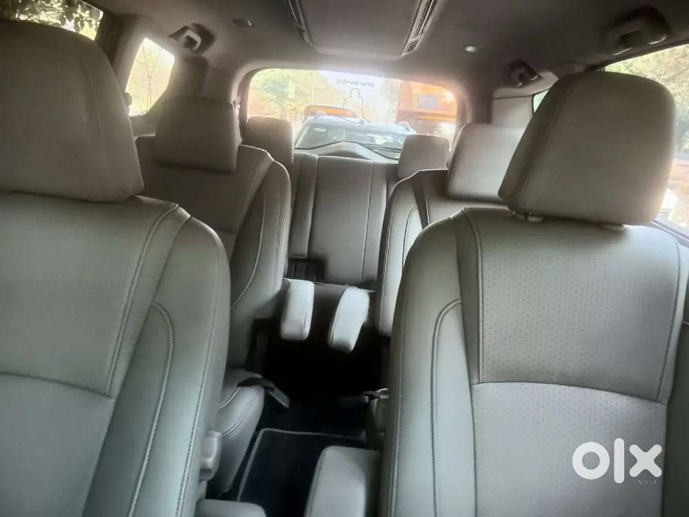 Mahindra Marazzo M8 2018