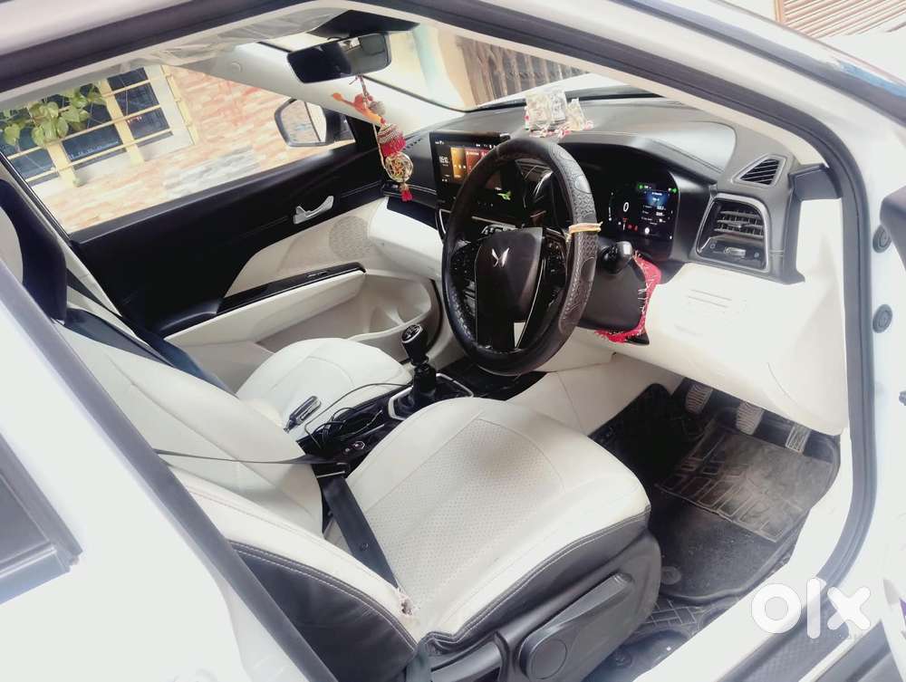 Mahindra Xuv 3xo Ax7 Diesel Mt, 2024, Diesel
