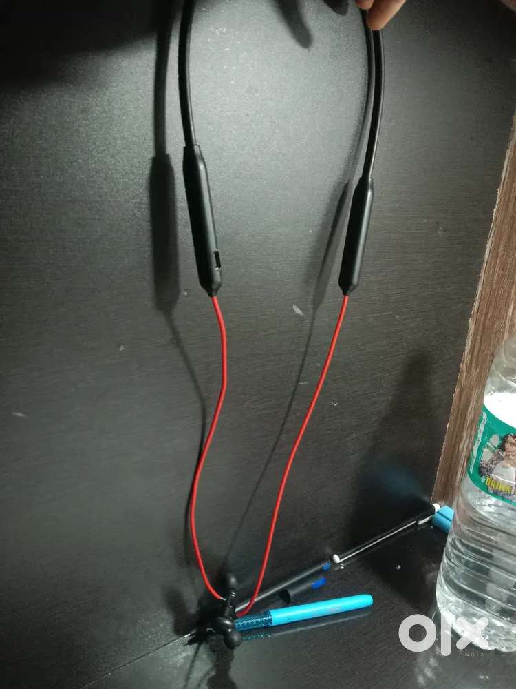 Bluetooth neakband