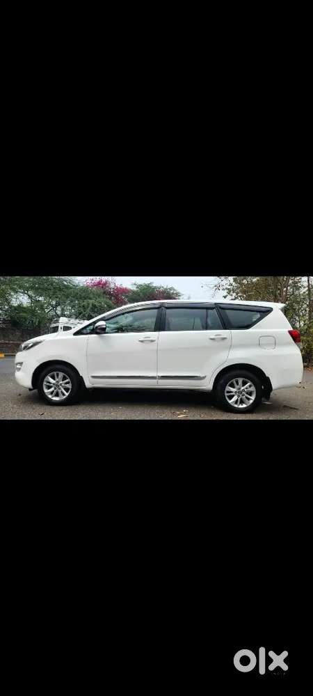 Innova Crysta Well Maintained With Service Record