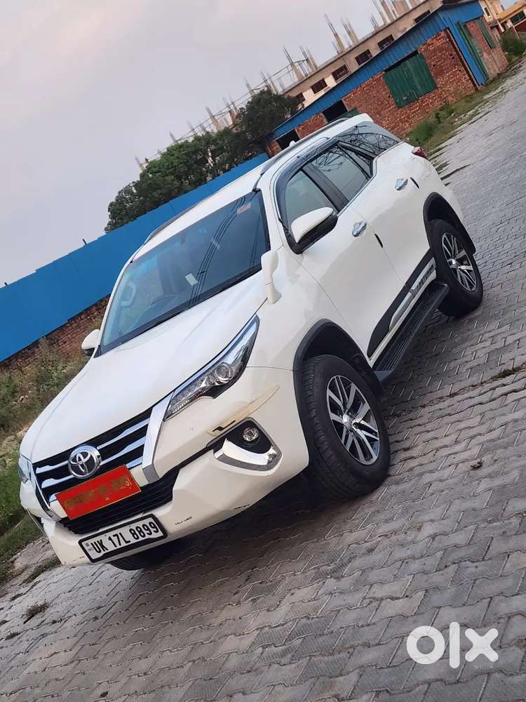 Toyota Fortuner 4/4
Full Insurance 
Dono Chabi 
Cruise Control