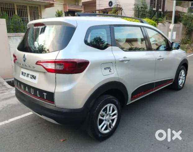 Renault Triber Rxt, 2023, Petrol
