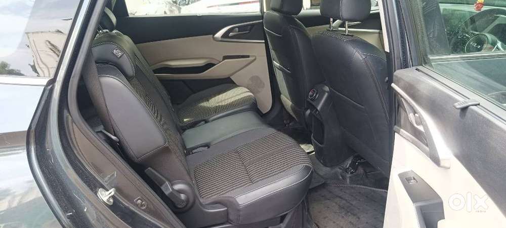 Kia Carens G 1.5 6mt Premium (o) 7-seater, 2024, Petrol
