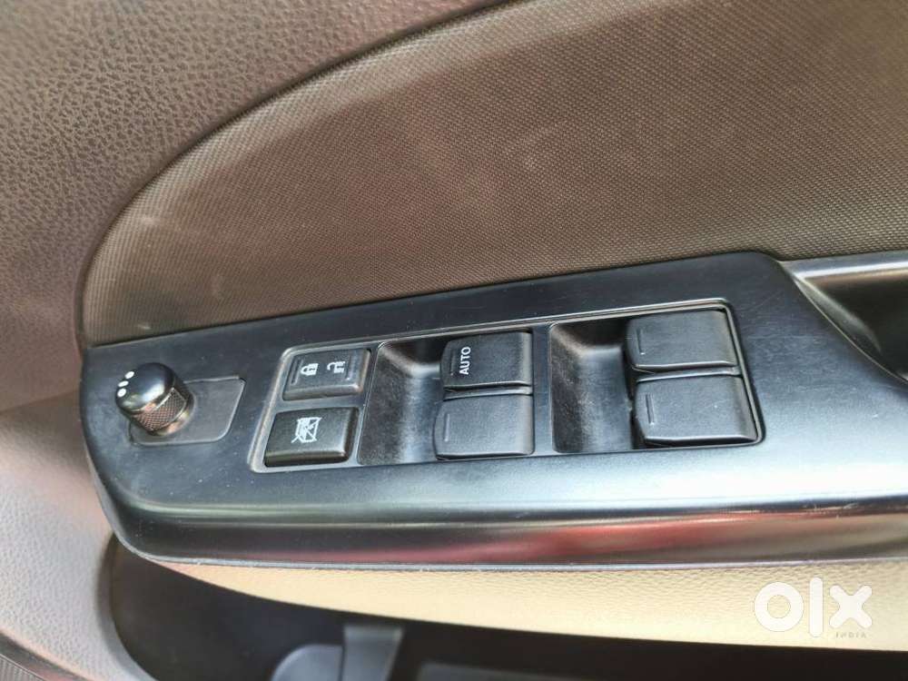 Maruti Suzuki Swift Vxi Optional, 2013, Petrol