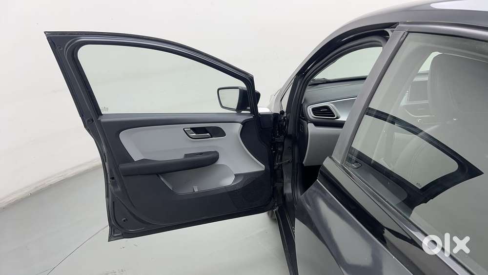 Tata Altroz Xz, 2021, Petrol